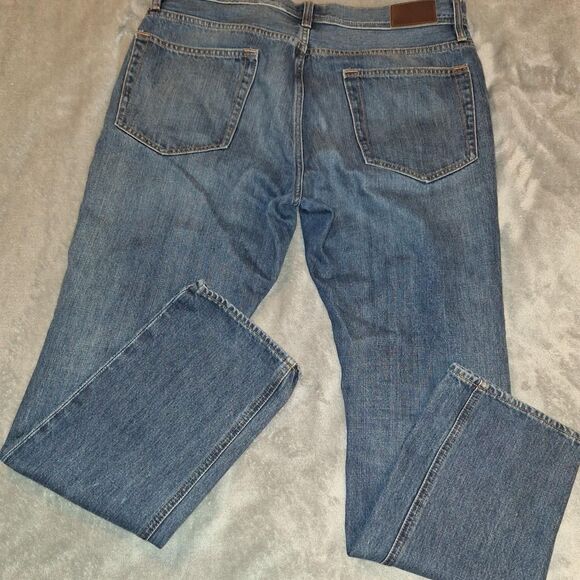 Classic J.Crew Sutton Midweight denim with a modern slim straight cut size 32x30 - Picture 6 of 7